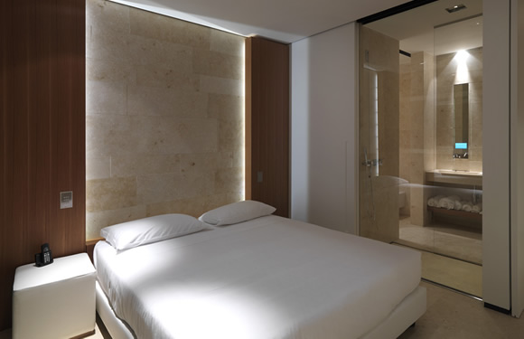 c-hotel-camera